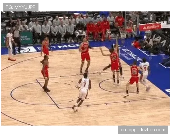 自由人队内训练赛，琼斯与斯图尔特重现经典挡拆配合