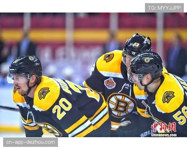 NHL季后赛首轮：棕熊队加时绝杀闪电队，帕斯特尔尼亚克完成帽子戏法